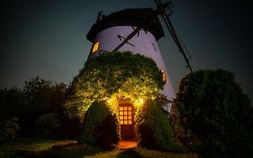 Windmill Vacation Home In Ledzin Near Baltic Sea